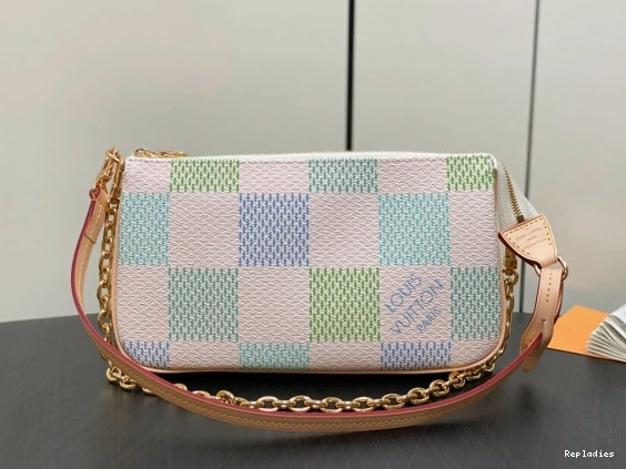 Cheap Accessoires-23.5*13.5*4CM Pochette VUITTON LOUIS 0725